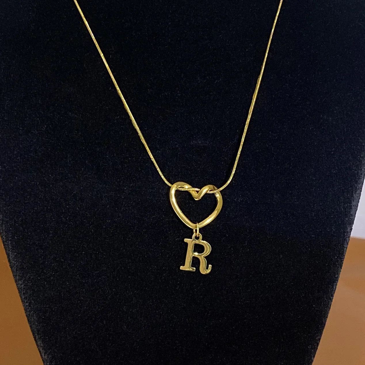 Choker necklace with initial and heart pendant - letter