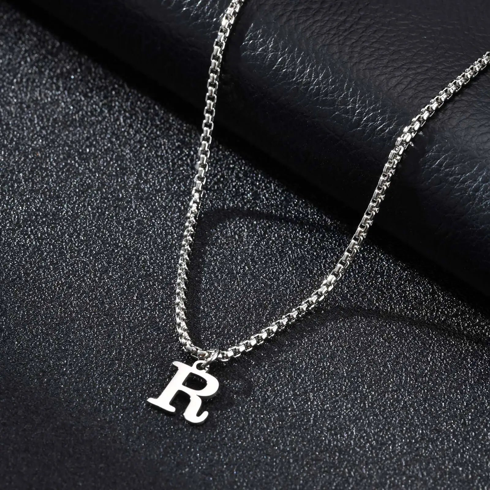 Men's necklace with initial pendant r
