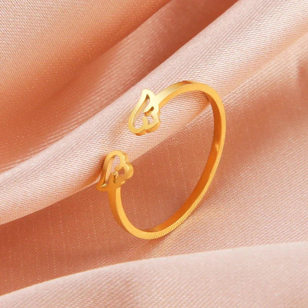 Women's angel wing ring in gold