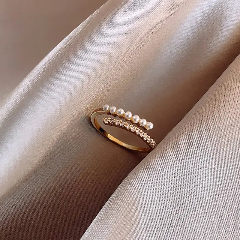 Ring with White Pearls and Rhinestones