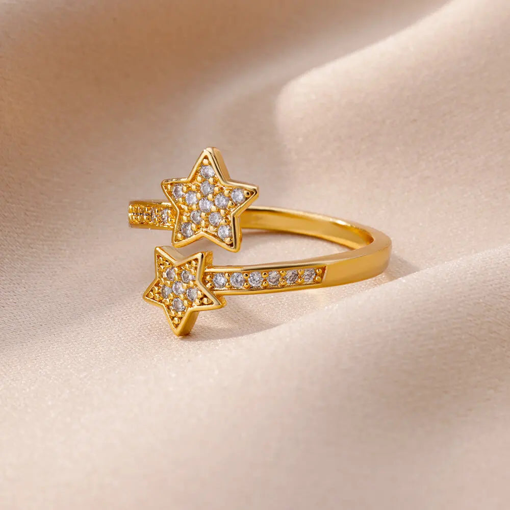 Double Star Zircon Band Ring in gold