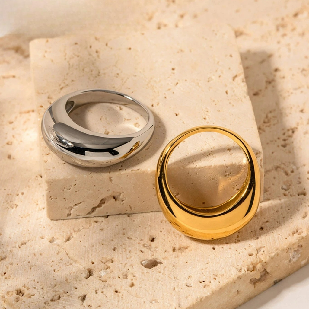 Elegant Wide Water Drop Ring in gold