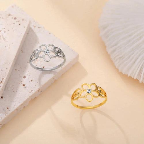 Flower Ring with 5 Petals and Silver Zircon