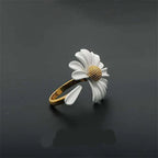 Stylized Daisy Flower Ring