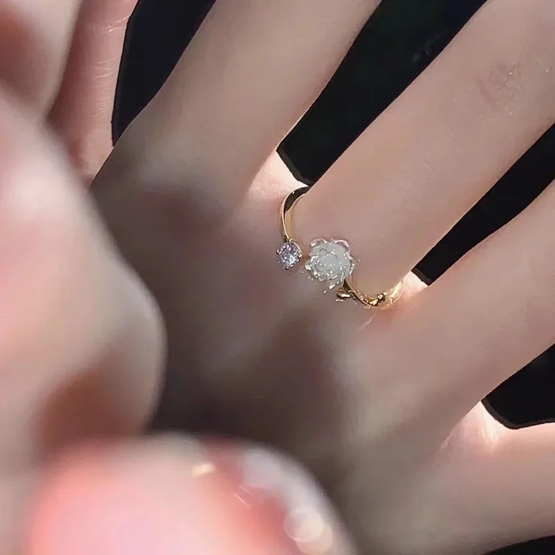 Tulip Flower Zircon Ring