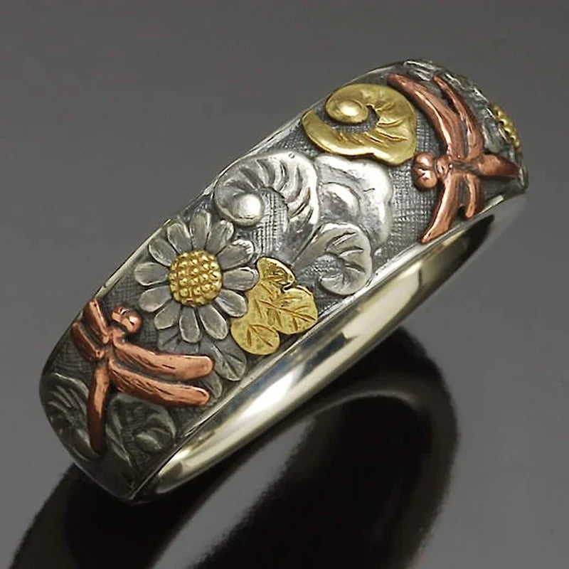 Vintage-Style Flower Ring