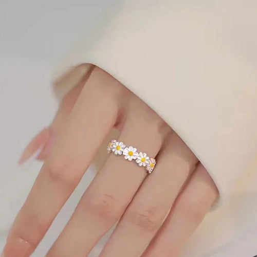 Daisy Flower Band Ring