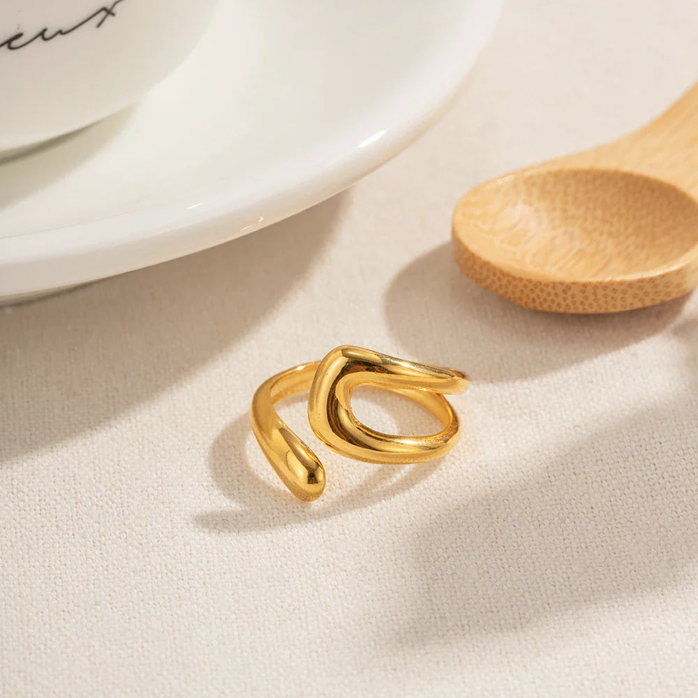 Hollow Water Drop Ring Band Gold