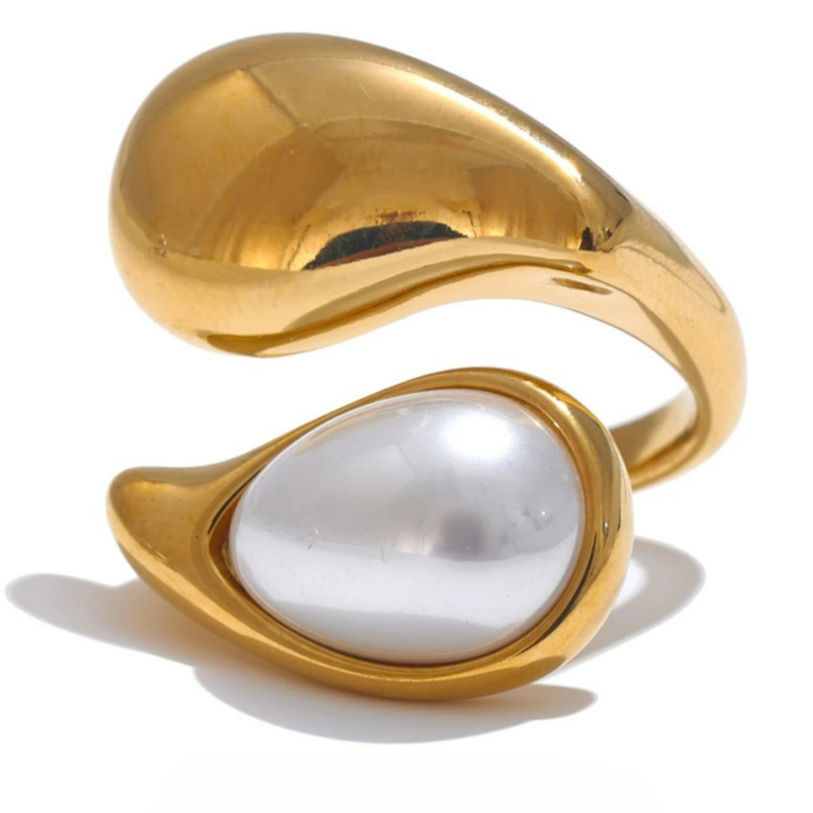 White Pearl Water Drop Ring Gold