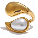 White Pearl Water Drop Ring Gold