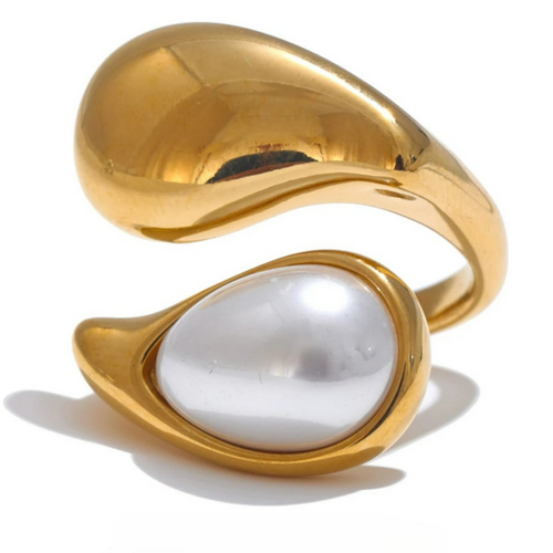 White Pearl Water Drop Ring Gold