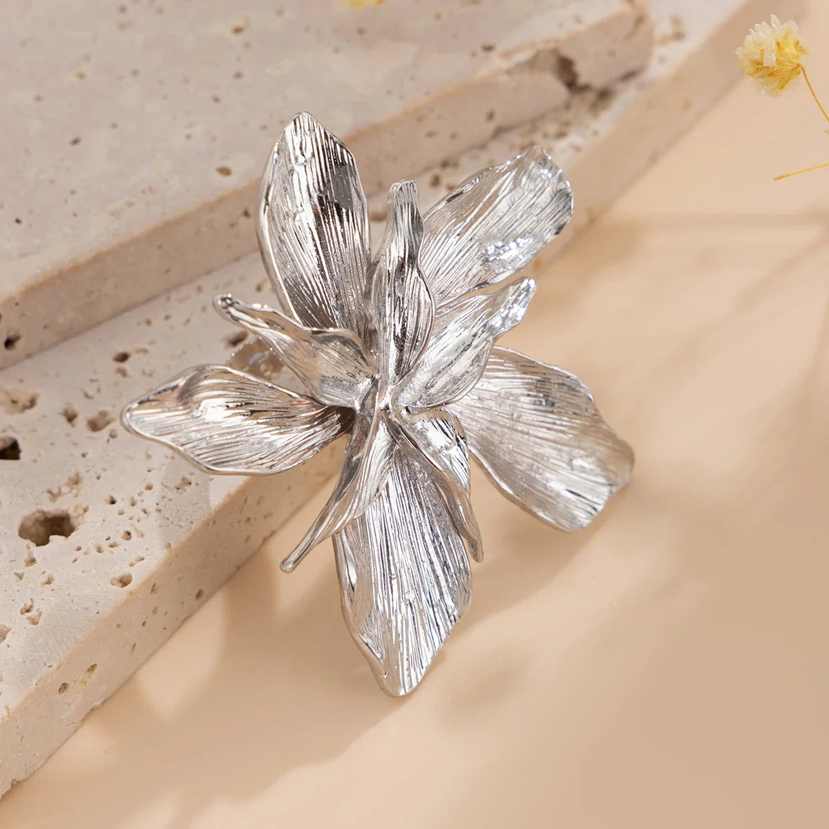 Ring Large Flower Band Silver