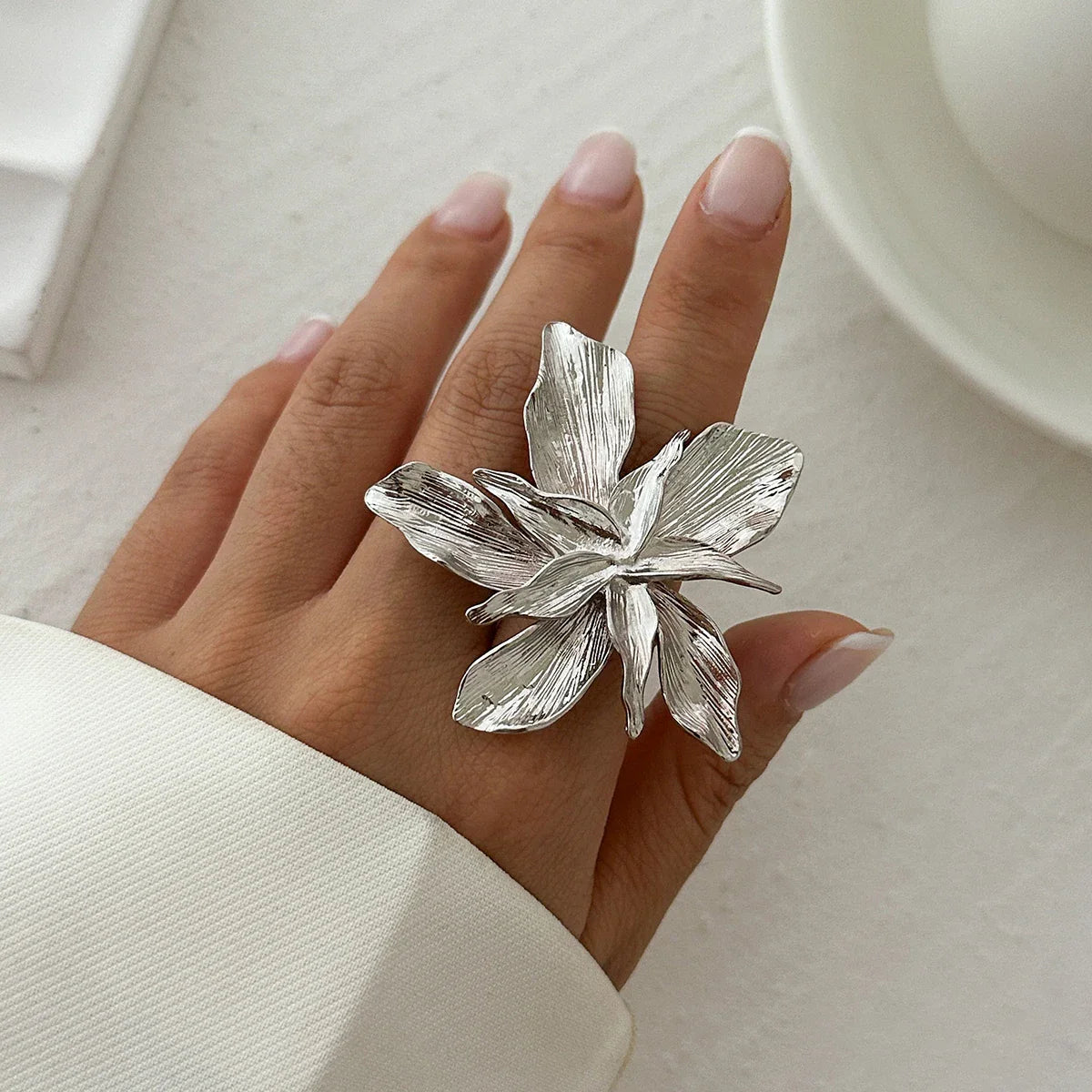 Ring Large Flower Band Silver