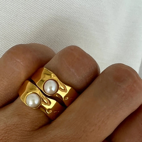 Women's Ring with Pearl