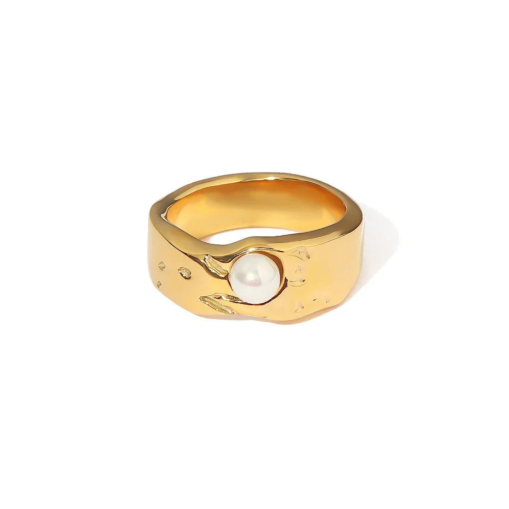 Women's Ring with Pearl