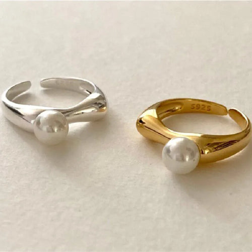 Women's Ring Band with White Pearl silver