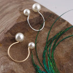 Retro-Style Ring with White Pearls silver