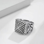 Ring with Egyptian Pyramid silver