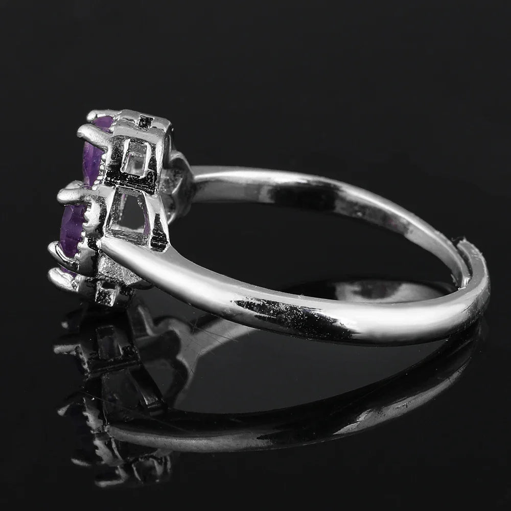 Ring with Four-Leaf Clover in Amethyst Stone