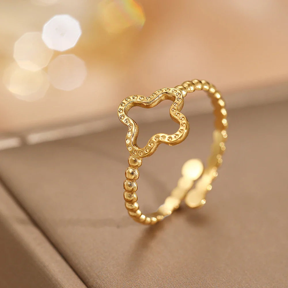 Ring with 4-Leaf Clover for Women in gold