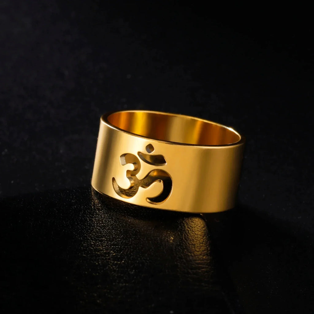 Tibetan Om Buddhist Ring in gold