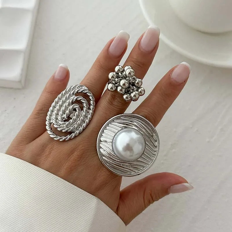 Baroque Style Ring with White Pearl silver