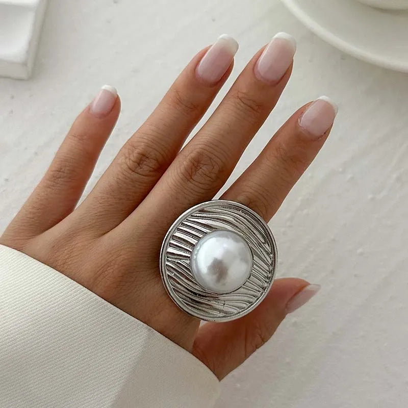 Baroque Style Ring with White Pearl silver