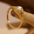 Vintage-Style Women's Ring with Pearl