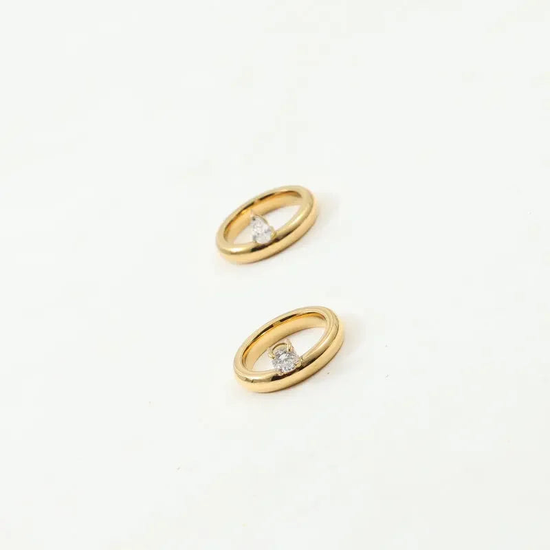 Fine Teardrop Ring with Zircon Pearl 2