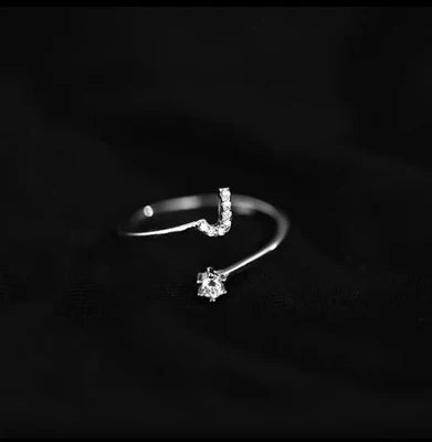 Women's initial ring j