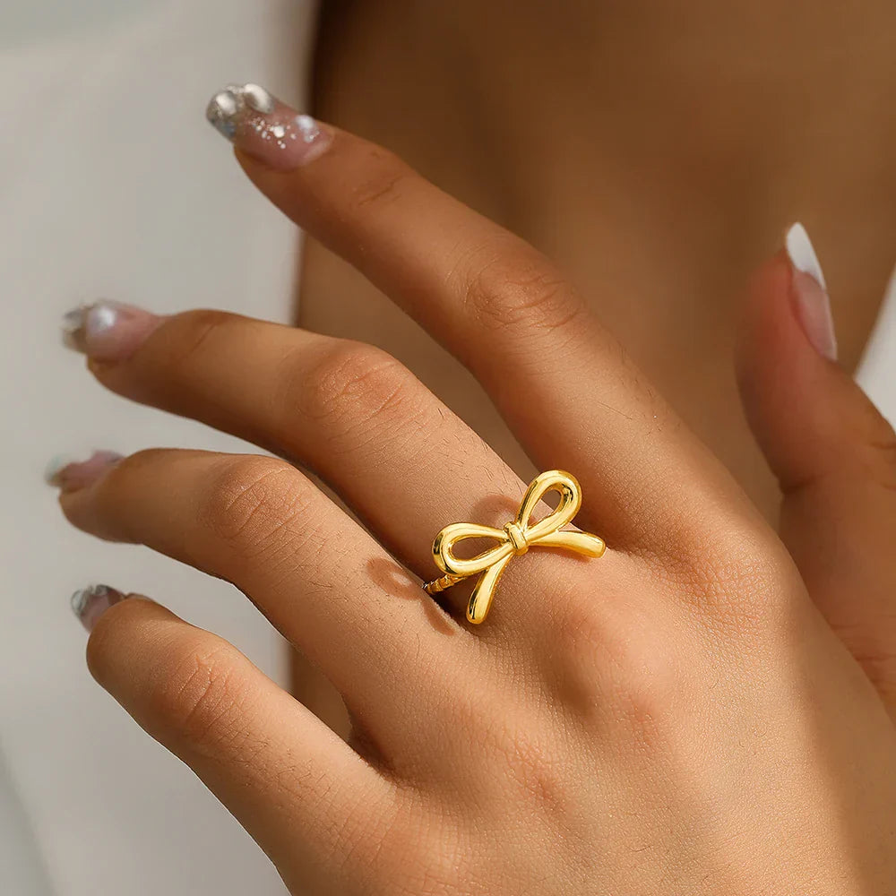 Women's gold bow ring