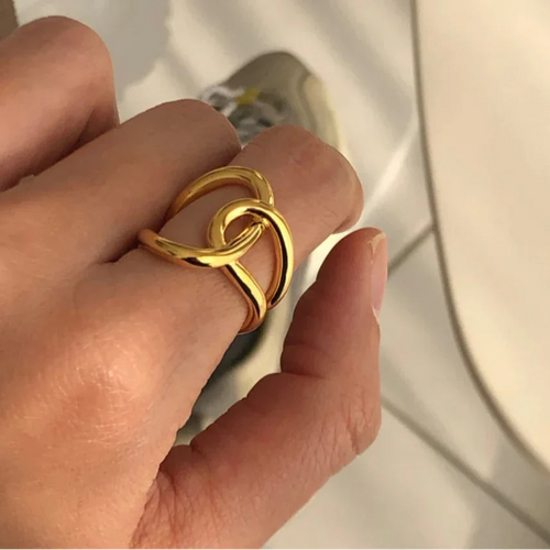 Original knot gold ring
