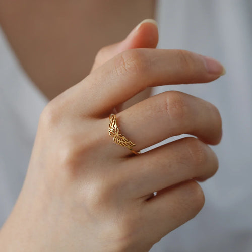 Women's angel wings gold ring