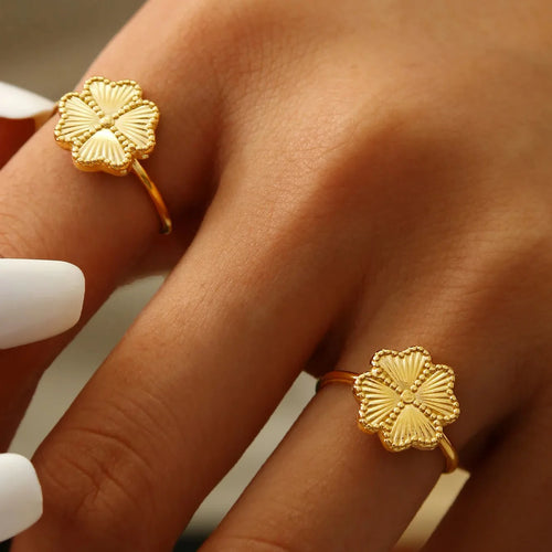 Retro Ring with Four-Leaf Clover