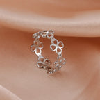 Retro Ring with Four-Leaf Clovers for Women silver