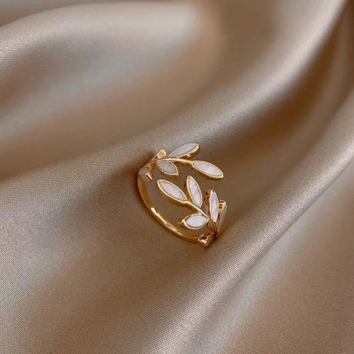 Retro Laurel Leaf Zircon Ring