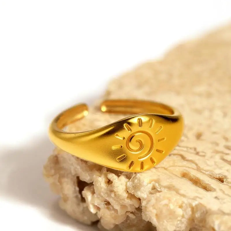 Retro Sun & Stars Gold Ring