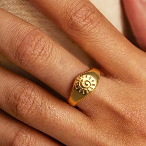 Retro Sun & Stars Gold Ring