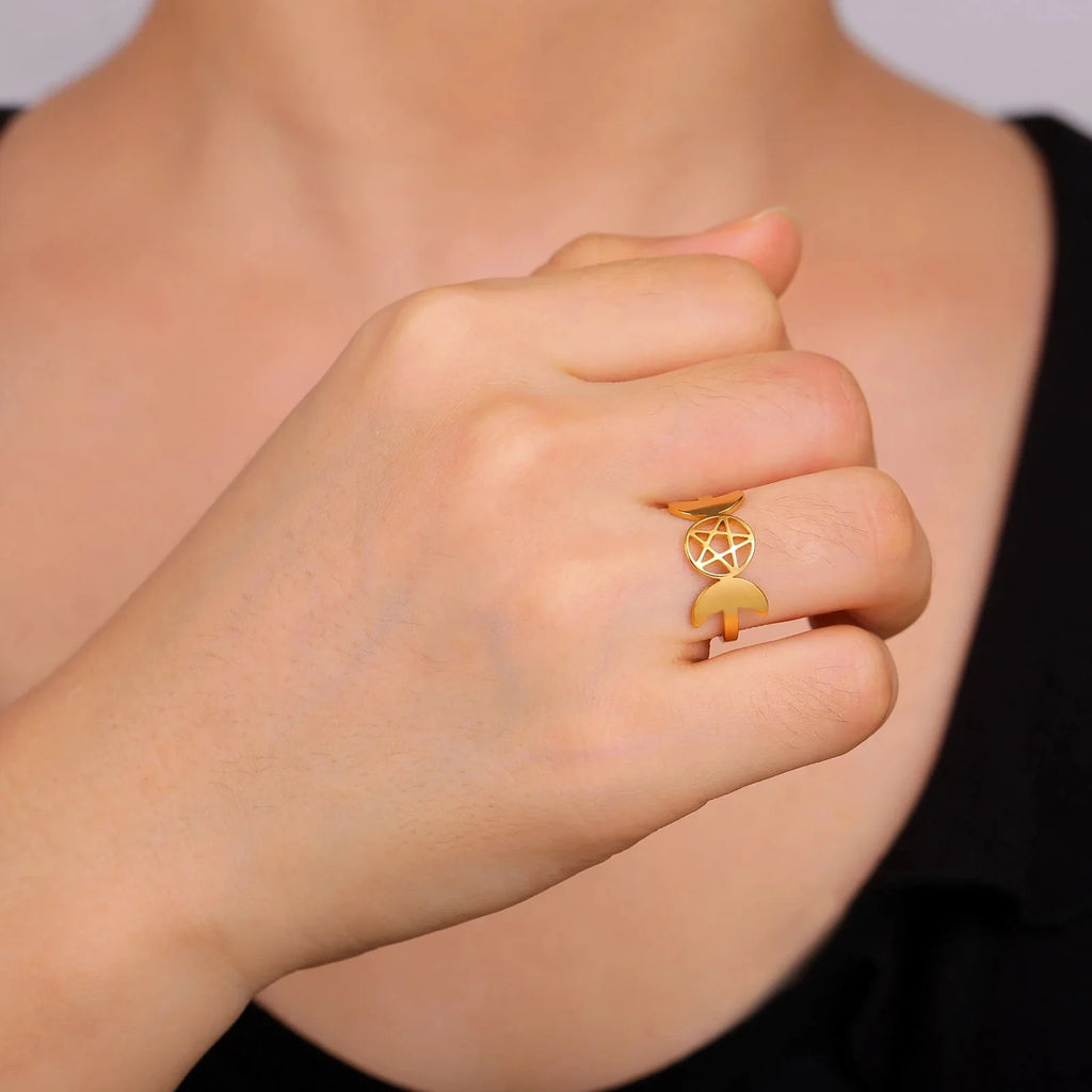 Thin Triple Moon Witchcraft Wiccan Ring for Women gold A