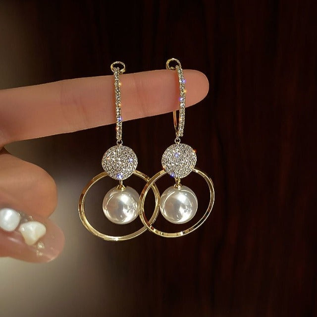 Dangling Pearl Earrings
