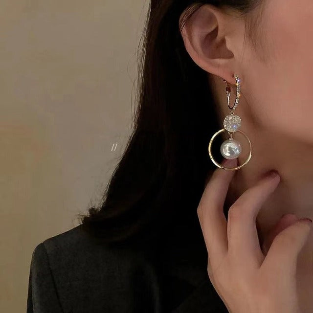 Dangling Pearl Earrings