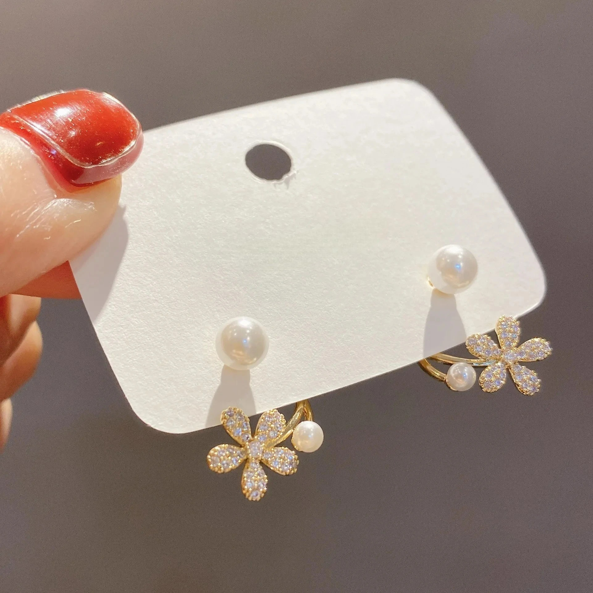 Flower Stud Earrings with Zircon and Pearl