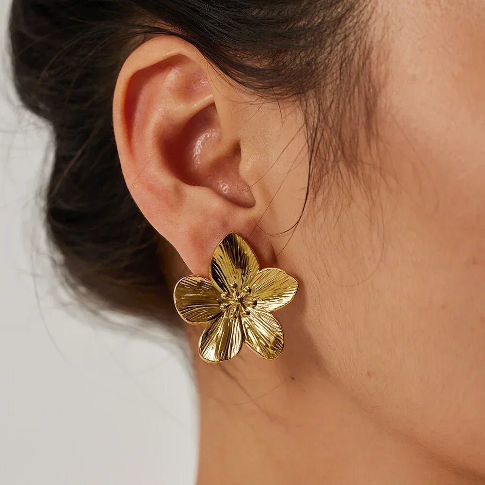 Gold Open Five-Petal Flower Stud Earrings