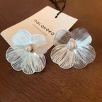 White Wide-Petal Flower Stud Earrings