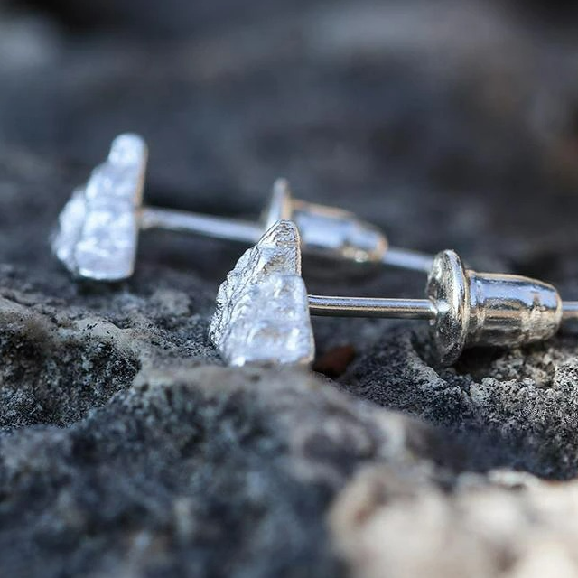 Silver Mountain Stud Earrings


Material: steel


Colors: silver


Size: 1 cm diameter (see image)


Hypoallergenic guaranteed, suitable for men, women, boys, or girls


Very finely crafted product