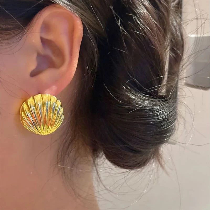 Scallop Shell Earrings Gold