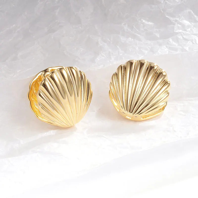 Scallop Shell Earrings Gold