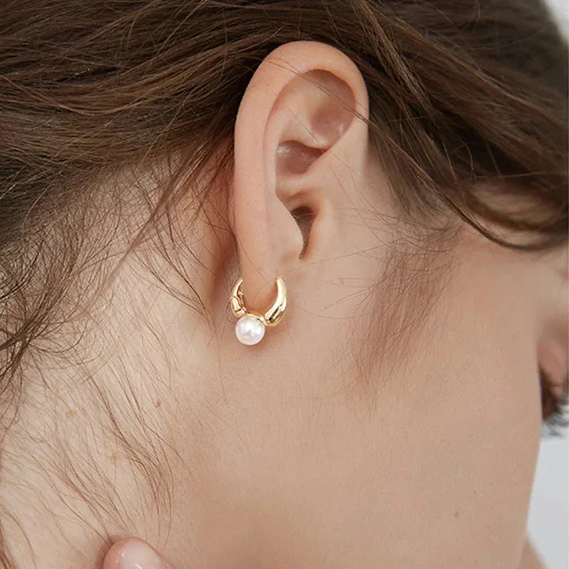 Retro-Style Hoop Earrings with Pearl