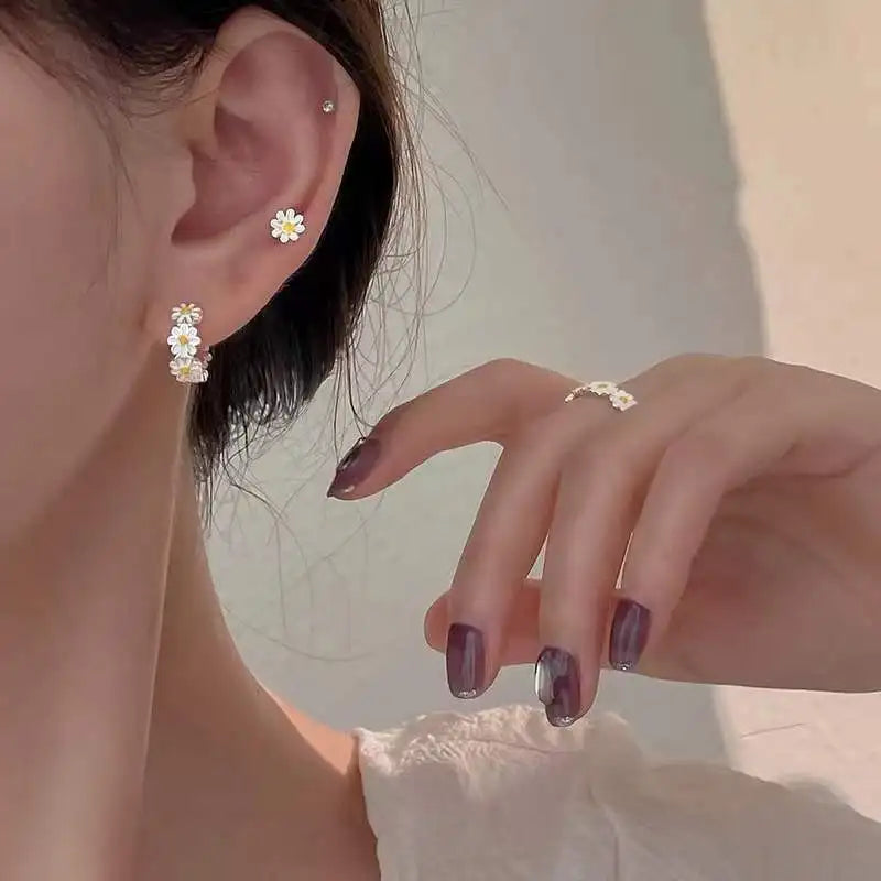 Daisy Flower Hoop Earrings b