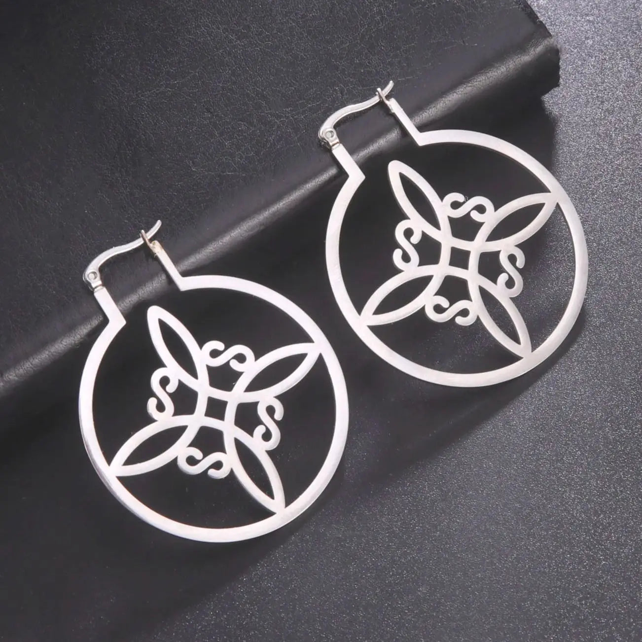 Wiccan Women's Protection Witch's Knot Hoop Earrings Silver